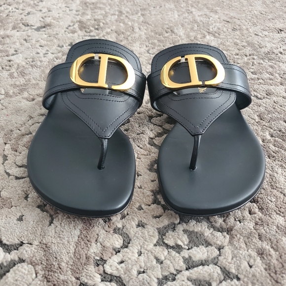 Christian Dior Montaigne CD Logo Flat Leather Thong Sandals 35.5 - Picture 3 of 8